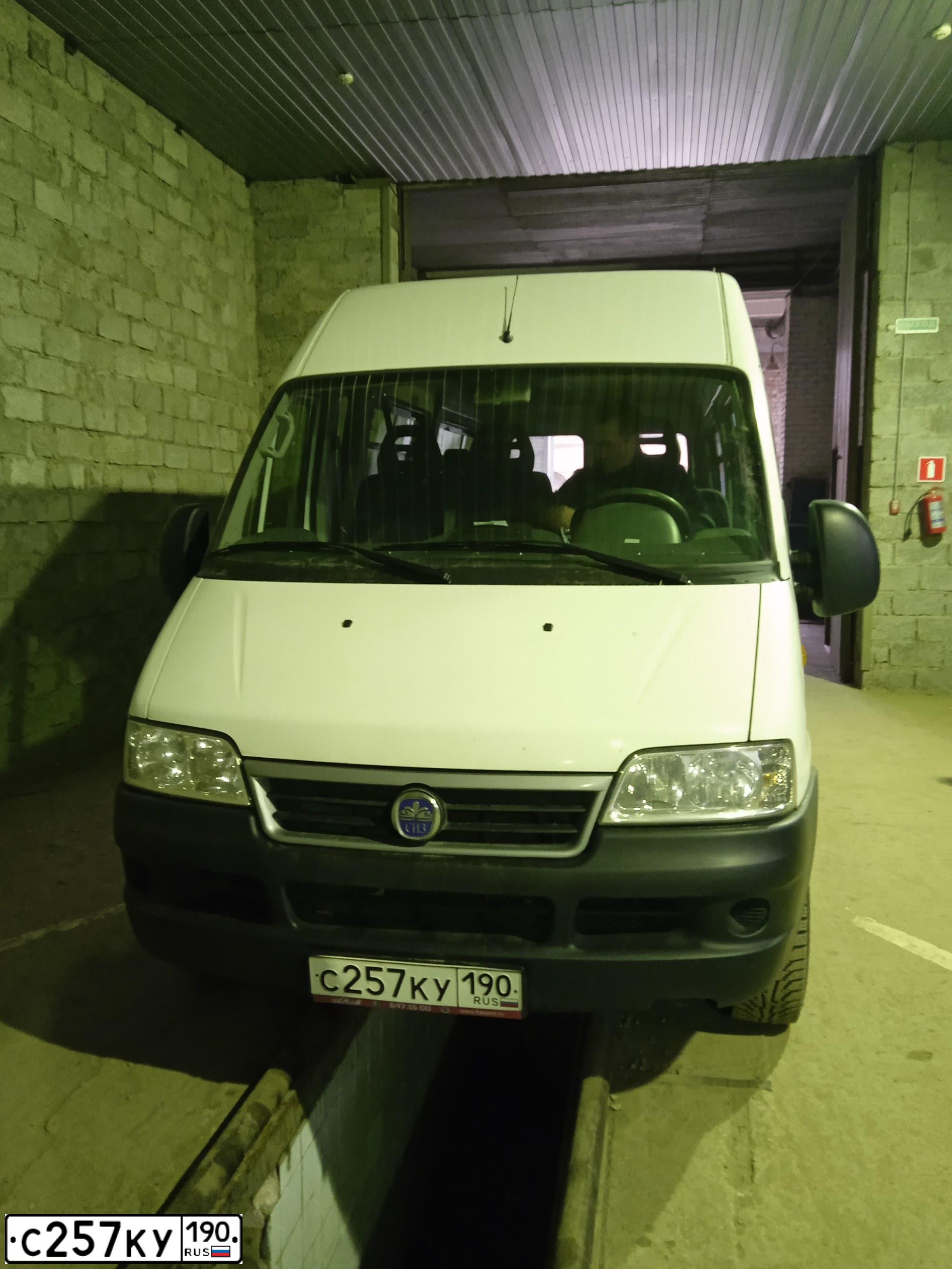 Фото автомобиля FIAT DUCATO, 2010 — госномер С257КУ190. Цвет: Белый