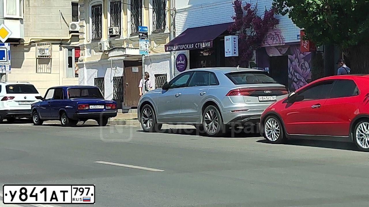 Фото автомобиля LANDROVER RANGE ROVER, 2019 — госномер О112ТТ198. Цвет: ЧЕРНЫЙ