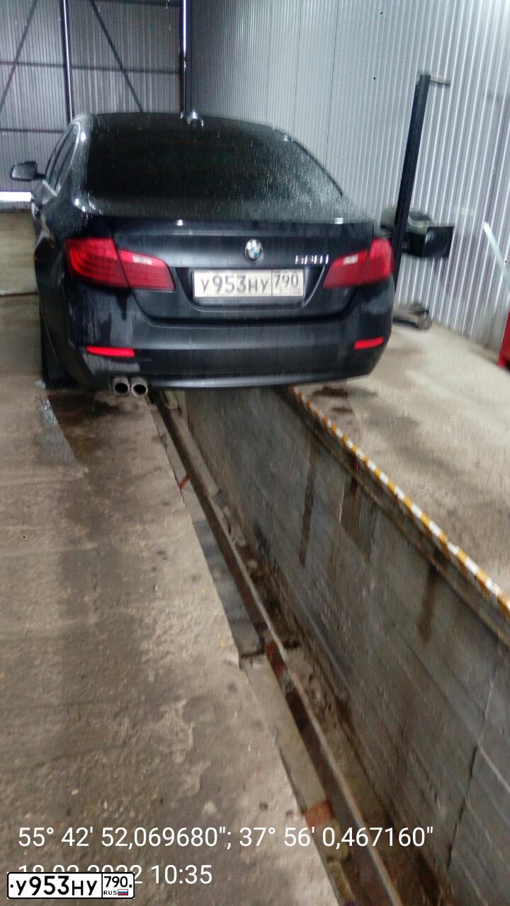 Фото автомобиля BMW 520, 2013 — госномер К037РУ164. Цвет: ЧЕРНЫЙ