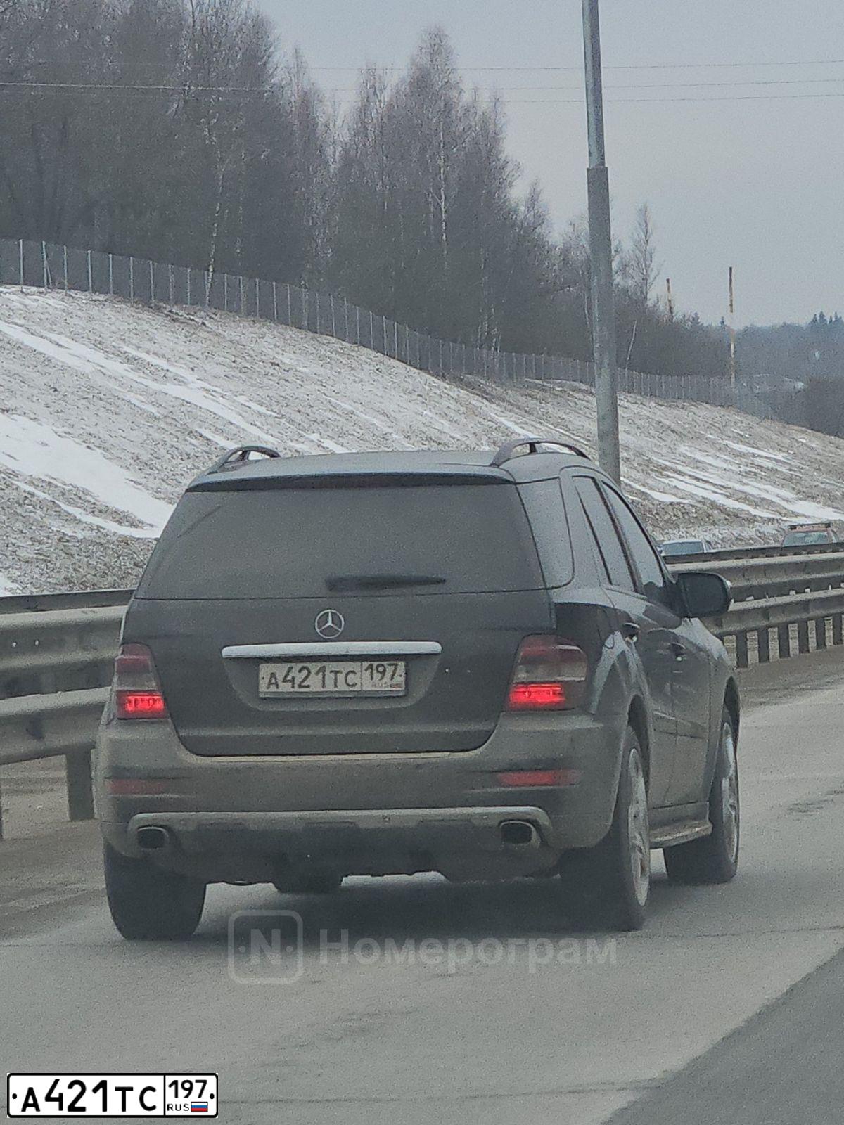 Фото автомобиля MERCEDES M-KLASSE, 2008 — госномер А421ТС197. Цвет: ЧЕРНЫЙ