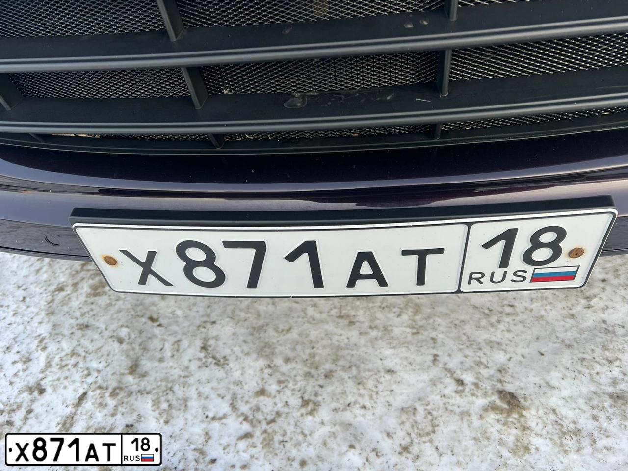 Фото автомобиля PORSCHE CAYENNE, 2011 — госномер Р349СО159. Цвет: ФИОЛЕТОВЫЙ