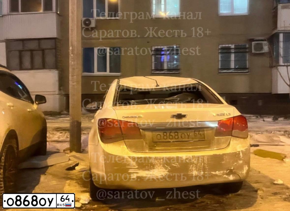 Фото автомобиля CHEVROLET CRUZE, 2012 — госномер О868ОУ64. Цвет: БЕЛЫЙ