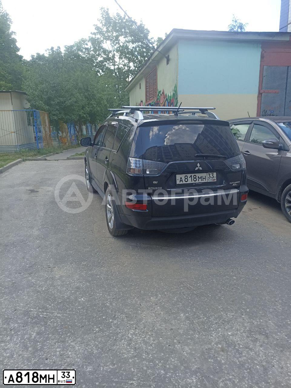 Фото автомобиля MITSUBISHI OUTLANDER, 2010 — госномер А818МН33. Цвет: ЧЕРНЫЙ