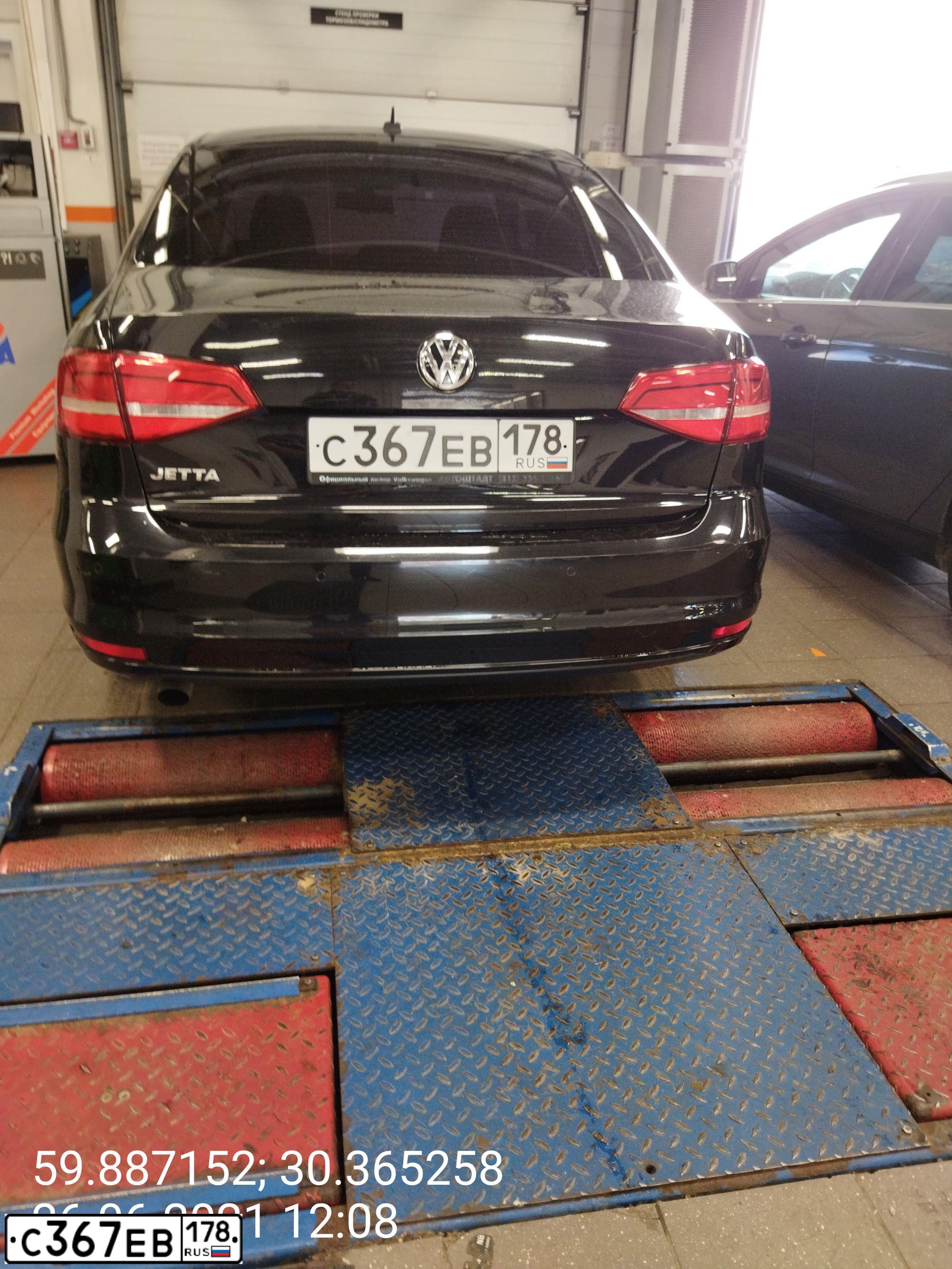 Фото автомобиля VOLKSWAGEN JETTA, 2015 — госномер С367ЕВ178. Цвет: ЧЕРНЫЙ