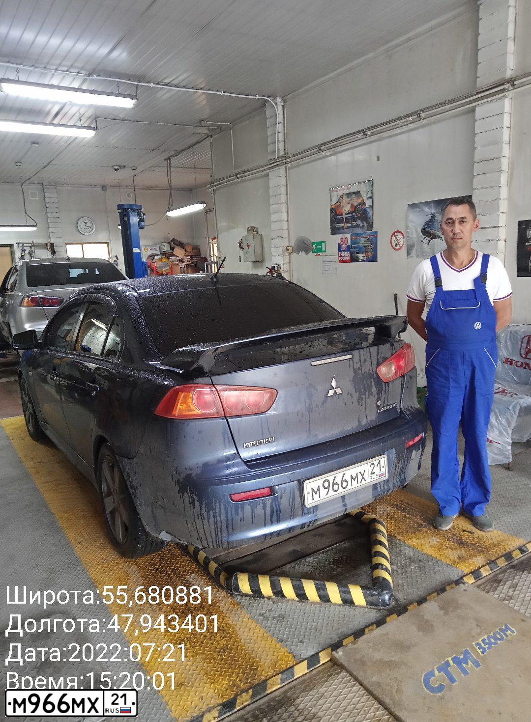 Фото автомобиля MITSUBISHI LANCER, 2007 — госномер Е444ЕК156. Цвет: синий