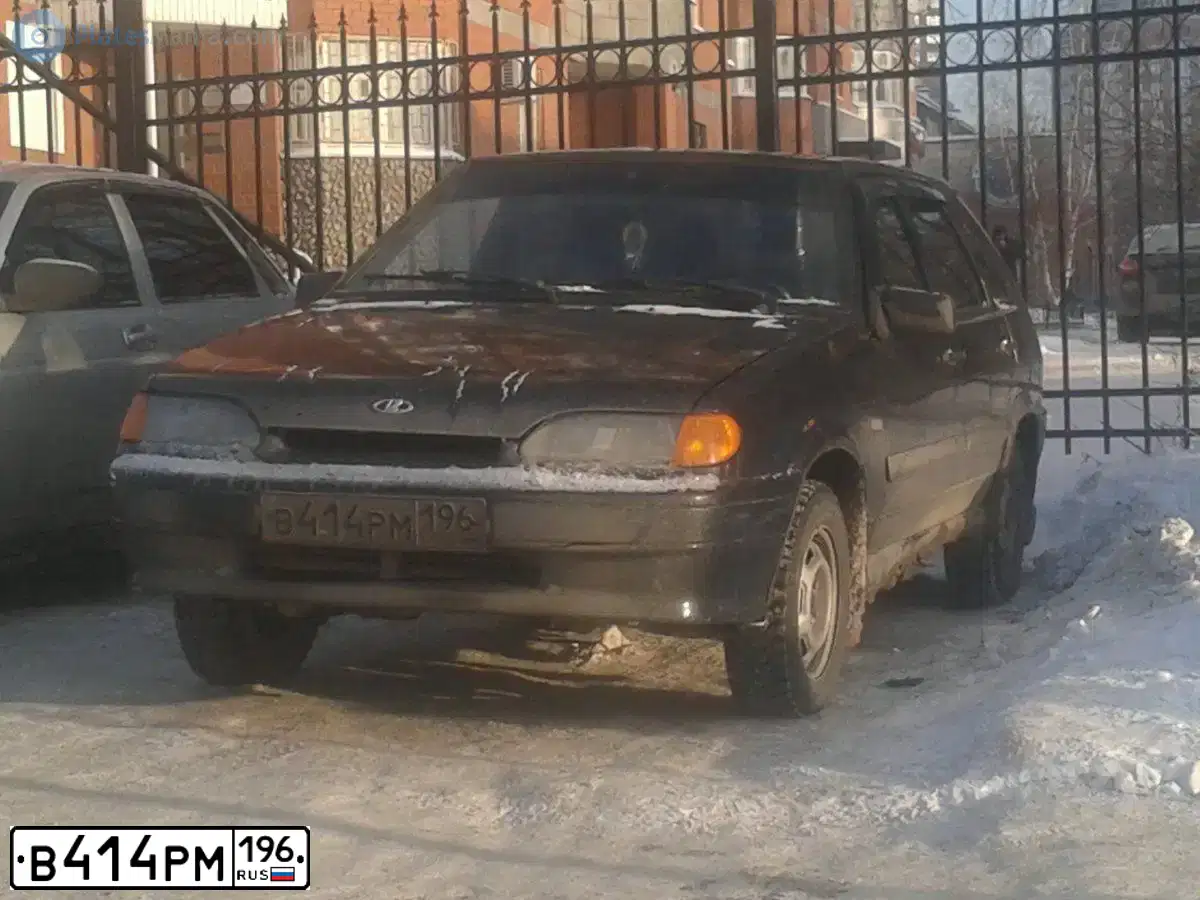 Фото автомобиля LADA 2114 SAMARA, 2006 — госномер В414РМ196. Цвет: ЧЕРНЫЙ