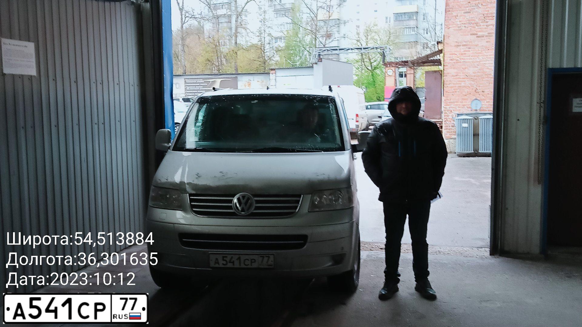 Фото автомобиля VOLKSWAGEN TRANSPORTER, 2008 — госномер Р709УС40