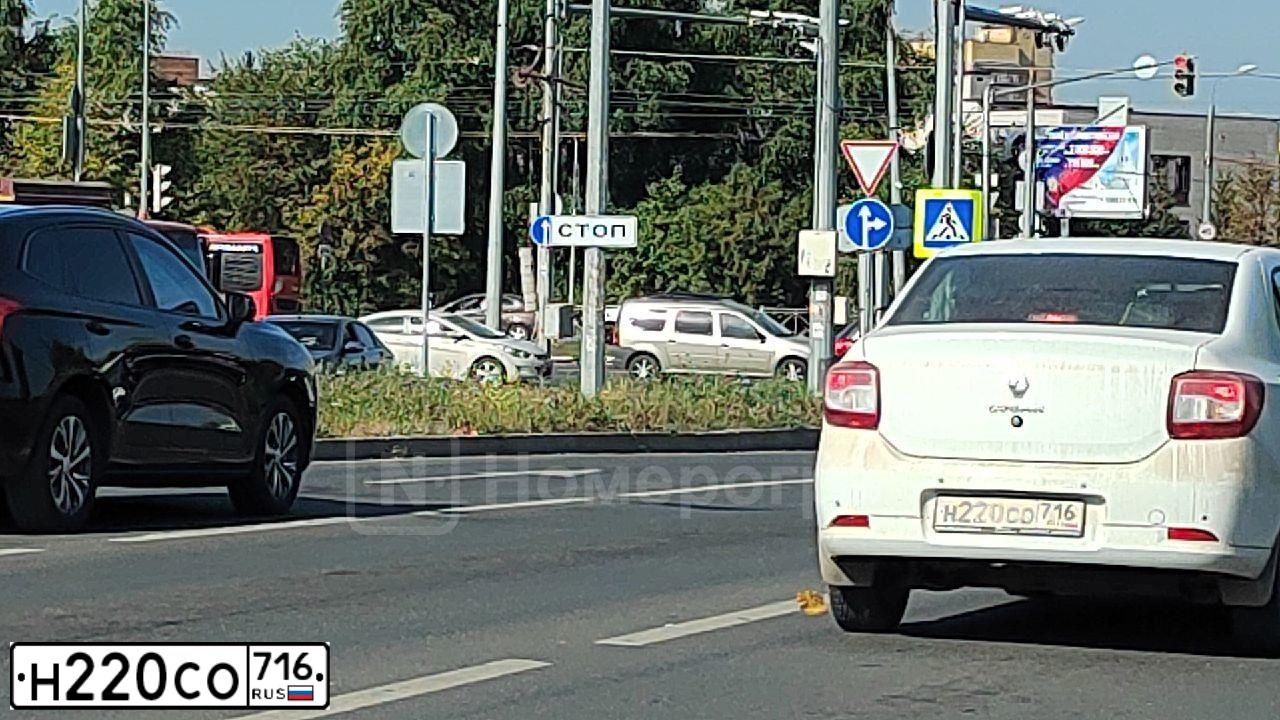 Фото автомобиля RENAULT LOGAN, 2021 — госномер Х080УС198