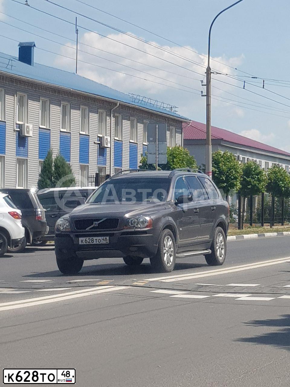 Фото автомобиля VOLVO XC90, 2005 — госномер К628ТО48. Цвет: КОРИЧНЕВЫЙ