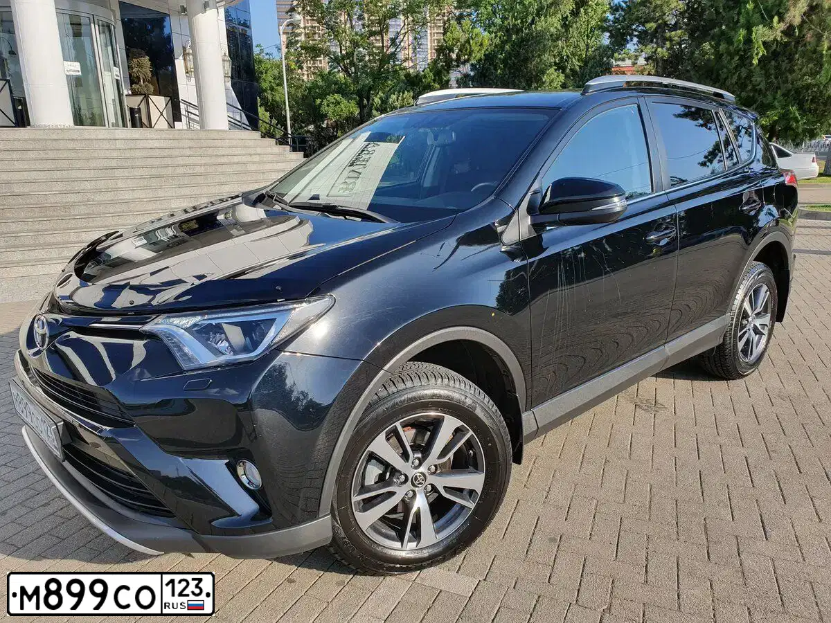 Фото автомобиля TOYOTA RAV4, 2016 — госномер М899СО123. Цвет: ЧЕРНЫЙ МЕТАЛЛИК
