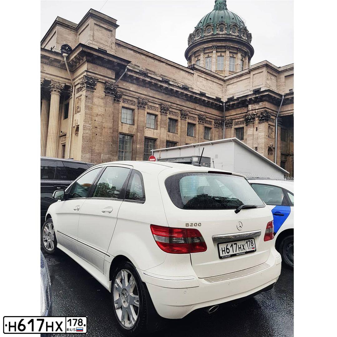Фото автомобиля MERCEDES B-KLASSE, 2008 — госномер А827ТХ92. Цвет: Белый