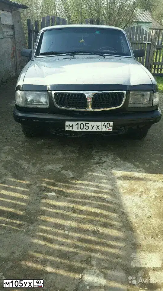 Фото автомобиля GAZ 3110 WOLGA, 1999 — госномер М105УХ40. Цвет: СЕРЫЙ