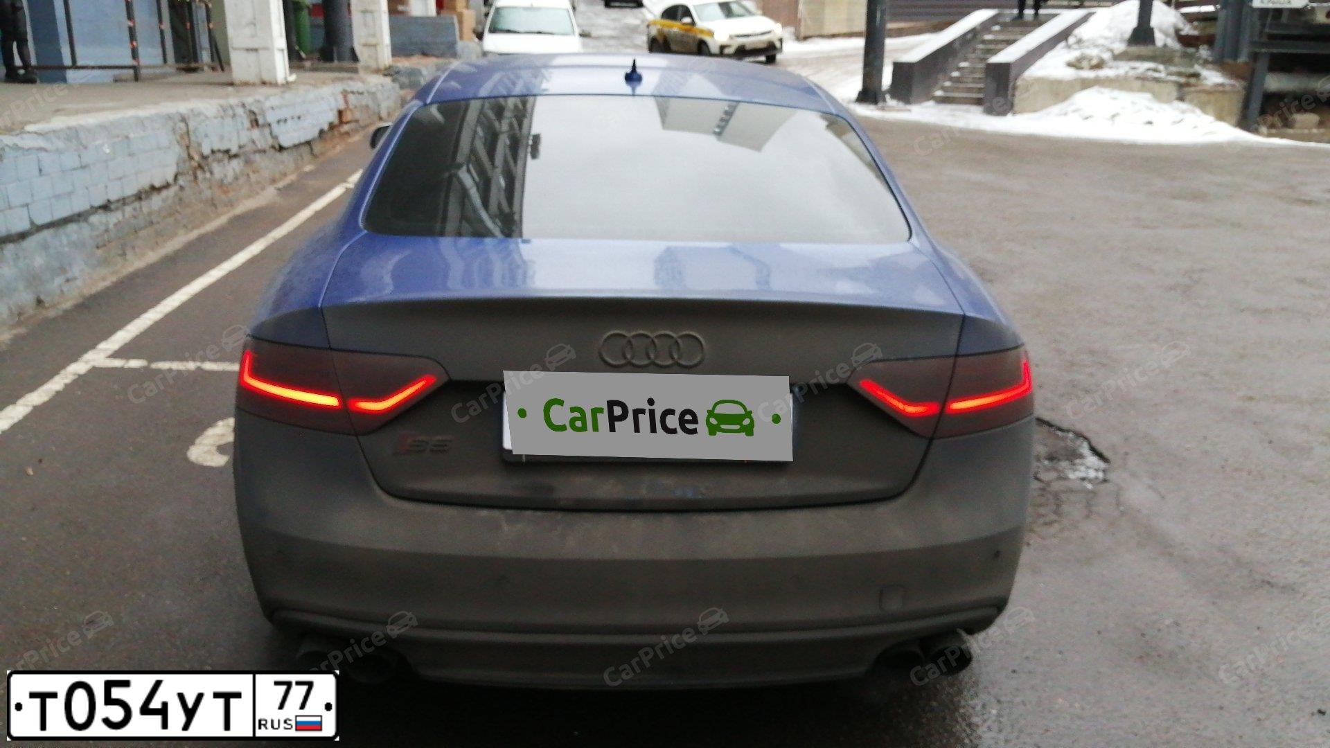 Фото автомобиля AUDI S5, 2013 — госномер Т054УТ77. Цвет: синий