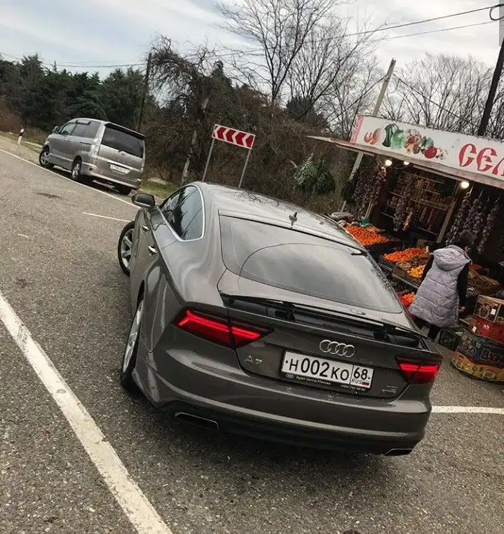 Фото автомобиля AUDI A4, 2012 — госномер Е285ЕВ136. Цвет: Белый