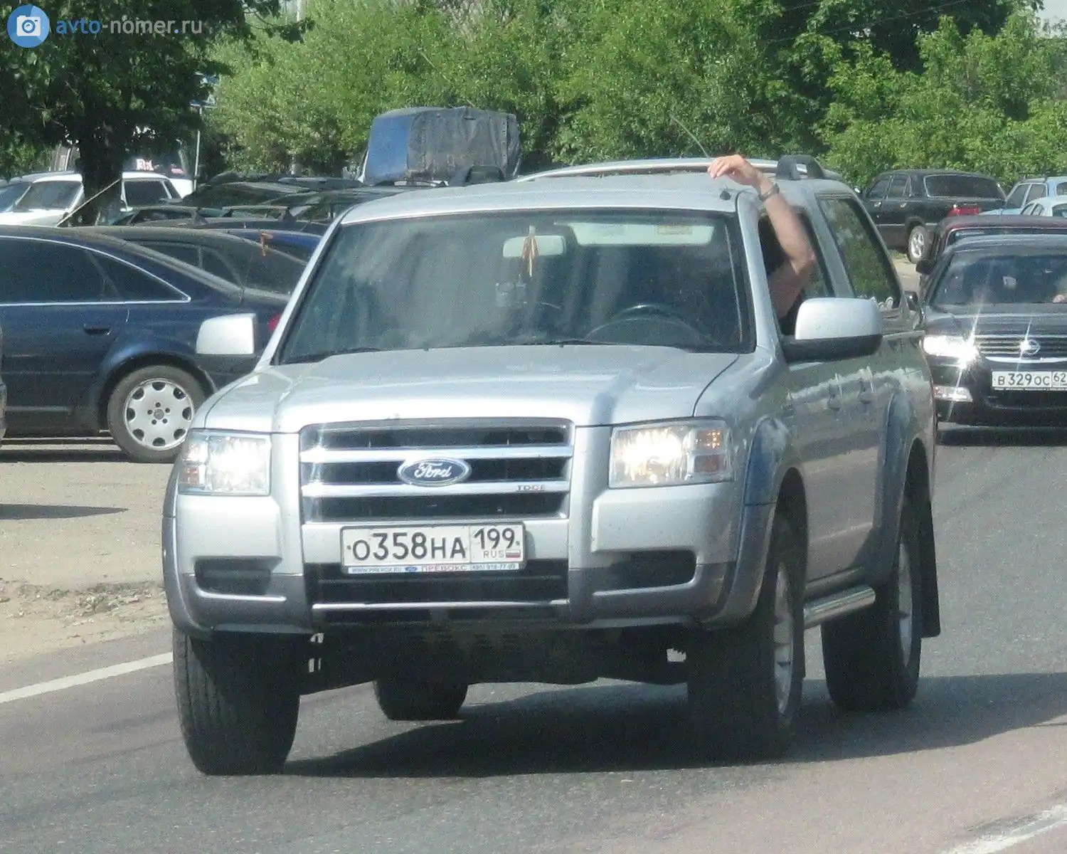 Фото автомобиля FORD RANGER, 2008 — госномер М215АМ178. Цвет: Серебристый