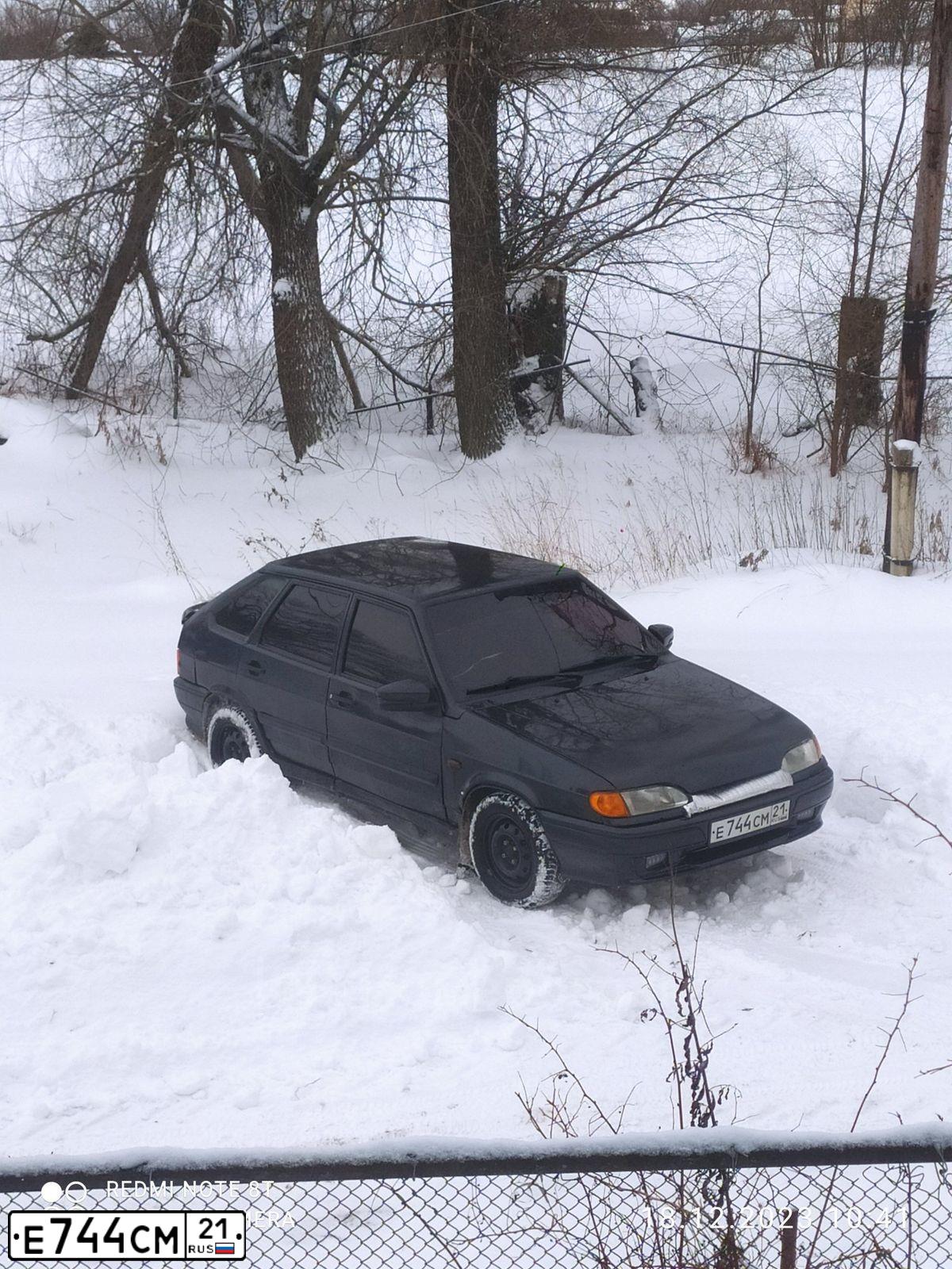 Фото автомобиля LADA 2114 SAMARA, 2008 — госномер Е744СМ21. Цвет: ГРАФИТОВЫЙ МЕТАЛЛИК
