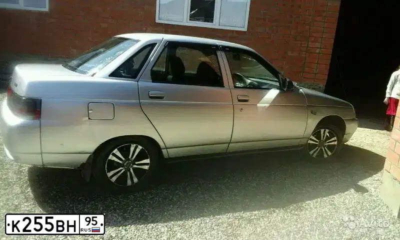 Фото автомобиля LADA 2110, 2003 — госномер К255ВН95. Цвет: СВЕТЛО-СЕРЕБРИСТЫЙ  МЕТАЛЛИК