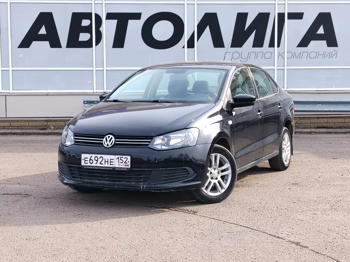 Фото автомобиля VOLKSWAGEN POLO, 2011 — госномер Е692НЕ152. Цвет: ЧЕРНЫЙ