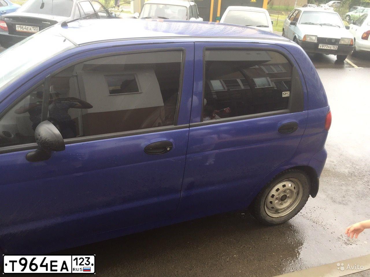 Фото автомобиля DAEWOO NEXIA, 2012 — госномер Е074ТА126. Цвет: Бледно-Черный
