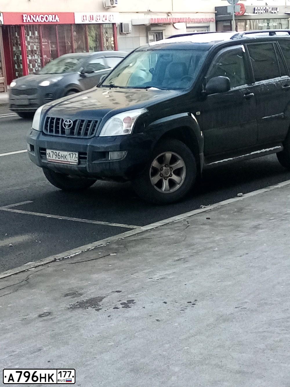 Фото автомобиля TOYOTA LAND CRUISER 120, 2006 — госномер В386МК122