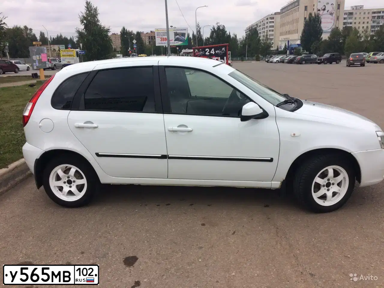 Фото автомобиля LADA 1119 KALINA, 2011 — госномер У565МВ102. Цвет: Белый