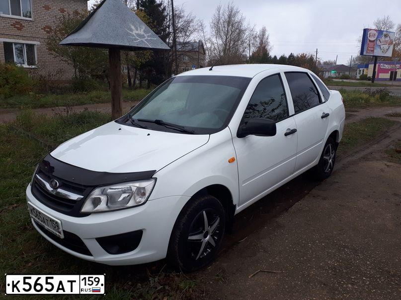 Фото автомобиля LADA 2190 GRANTA, 2015 — госномер Н680ХС159. Цвет: Белый