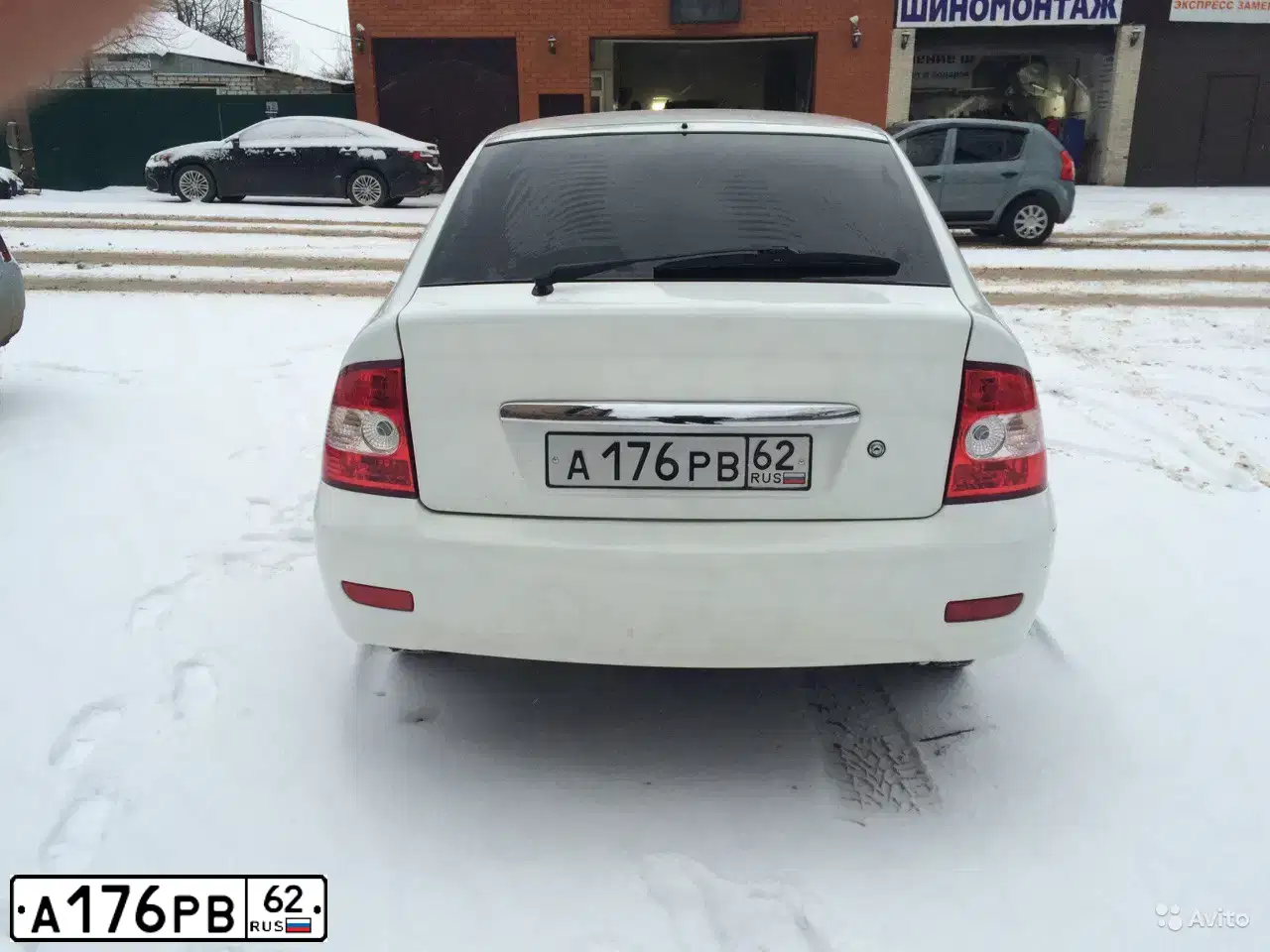 Фото автомобиля LADA 2172 PRIORA, 2011 — госномер В120АР761. Цвет: Белый