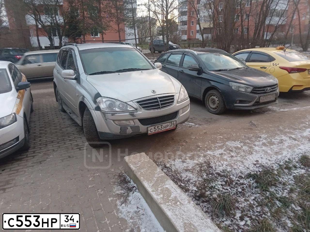 Фото автомобиля SSANGYONG KYRON, 2011 — госномер С553НР34. Цвет: СЕРЕБРИСТЫЙ
