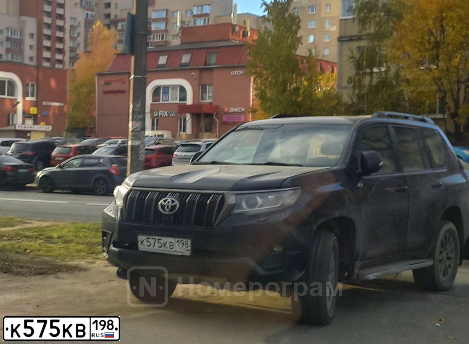 Фото автомобиля TOYOTA LAND CRUISER 150, 2020 — госномер К575КВ198. Цвет: ЧЕРНЫЙ