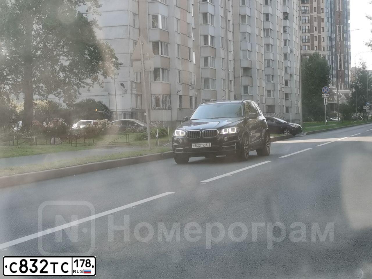 Фото автомобиля BMW X5, 2015 — госномер С832ТС178. Цвет: ЧЕРНЫЙ