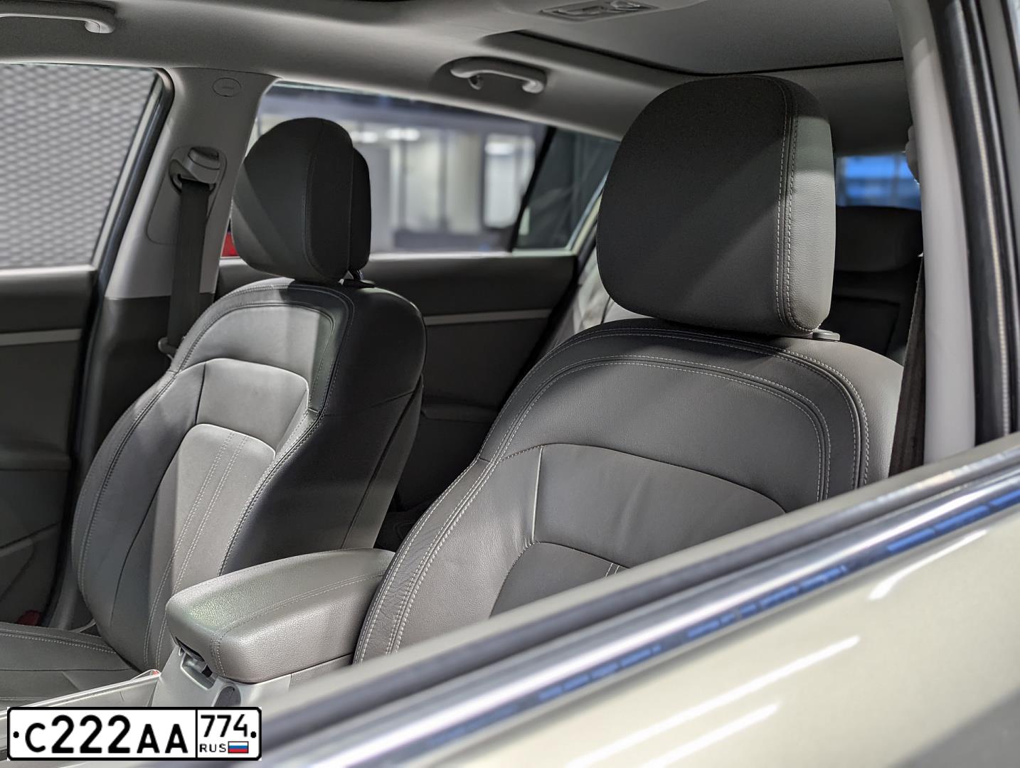 Фото автомобиля KIA SPORTAGE, 2011 — госномер С222АА774. Цвет: Серебристый
