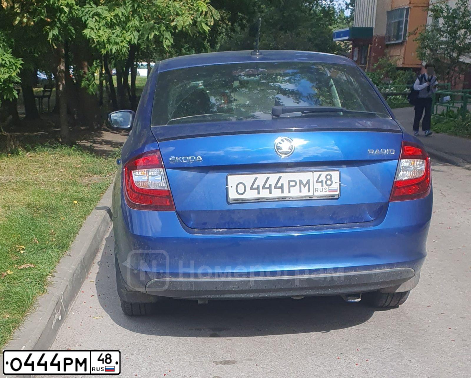 Фото автомобиля SKODA RAPID, 2019 — госномер О444РМ48. Цвет: синий
