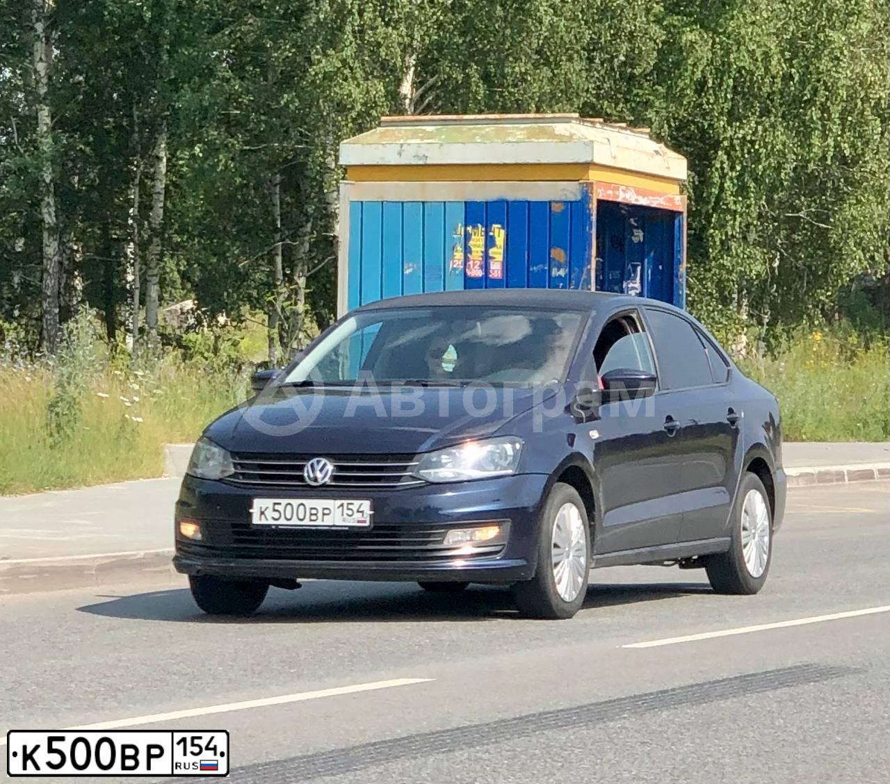 Фото автомобиля VOLKSWAGEN POLO, 2015 — госномер К500ВР154. Цвет: ТЕМНО СИНИЙ