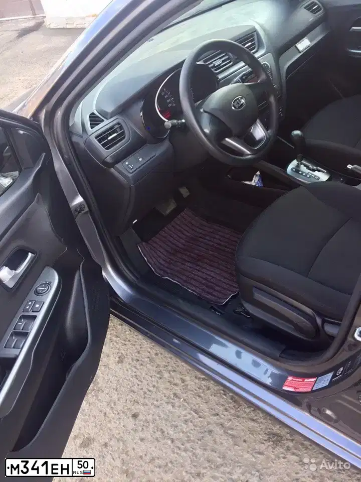 Фото автомобиля KIA RIO, 2013 — госномер Х461МА56. Цвет: Серый