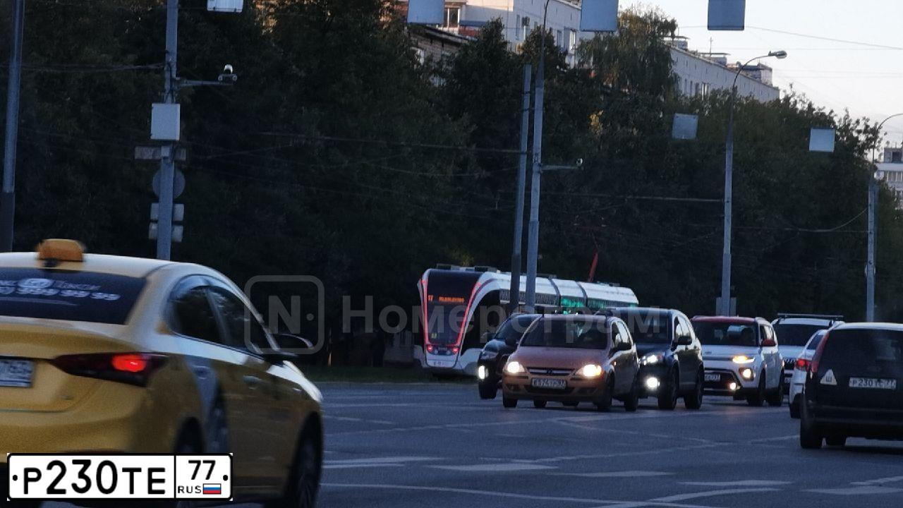 Фото автомобиля HYUNDAI SOLARIS, 2013 — госномер О803ОС32. Цвет: СИНИЙ ТЕМНЫЙ