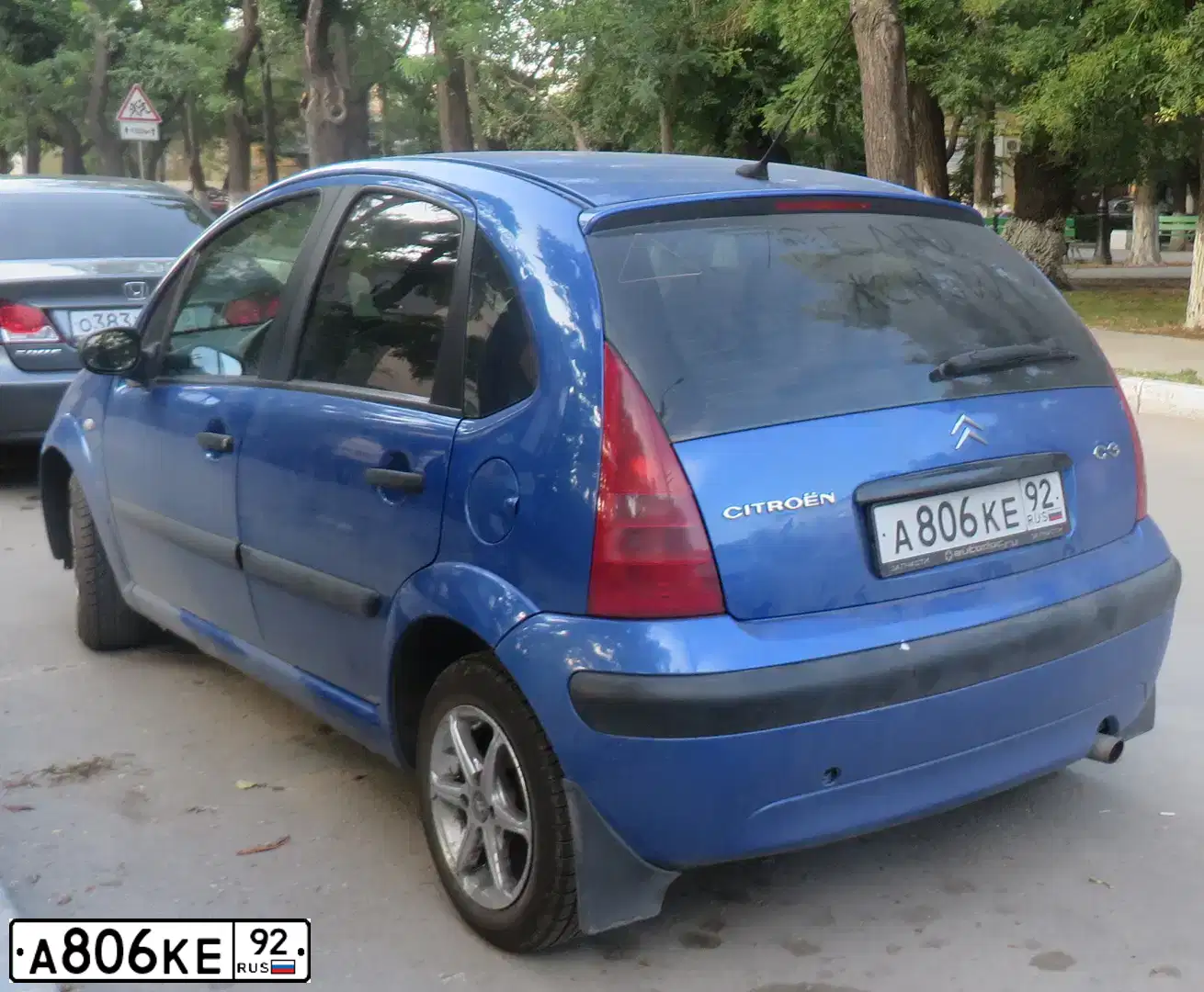 Фото автомобиля СИТРОЕН С3 ХS, 2004 — госномер Х603ЕМ31. Цвет: СИНИЙ