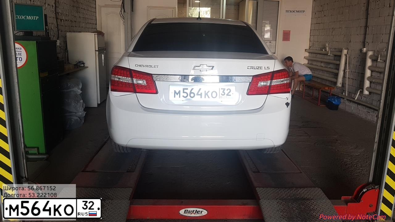 Фото автомобиля CHEVROLET CRUZE, 2012 — госномер М564КО32. Цвет: Белый