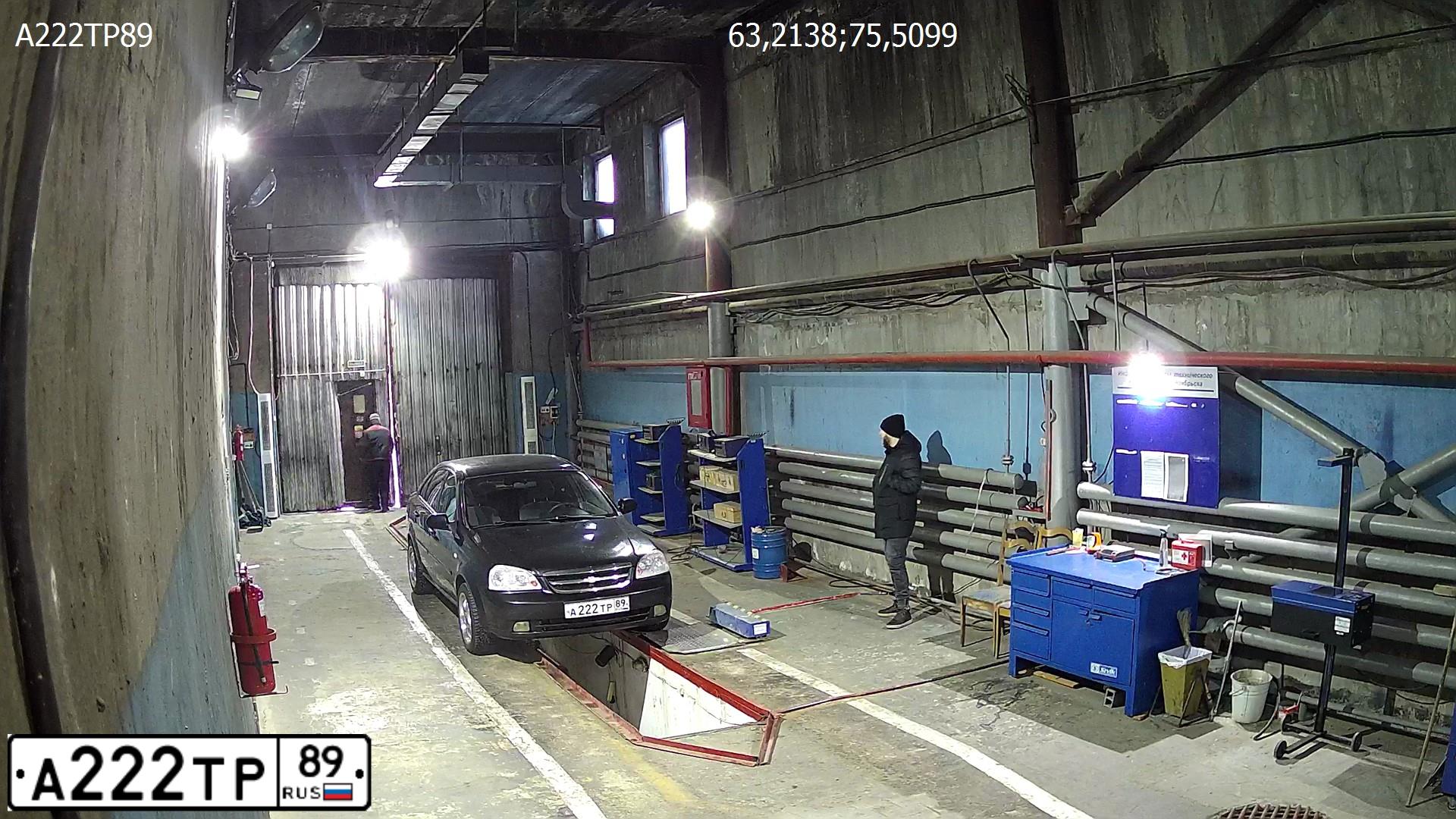 Фото автомобиля TOYOTA RAV4, 2007 — госномер А222ТР89. Цвет: ЧЕРНЫЙ