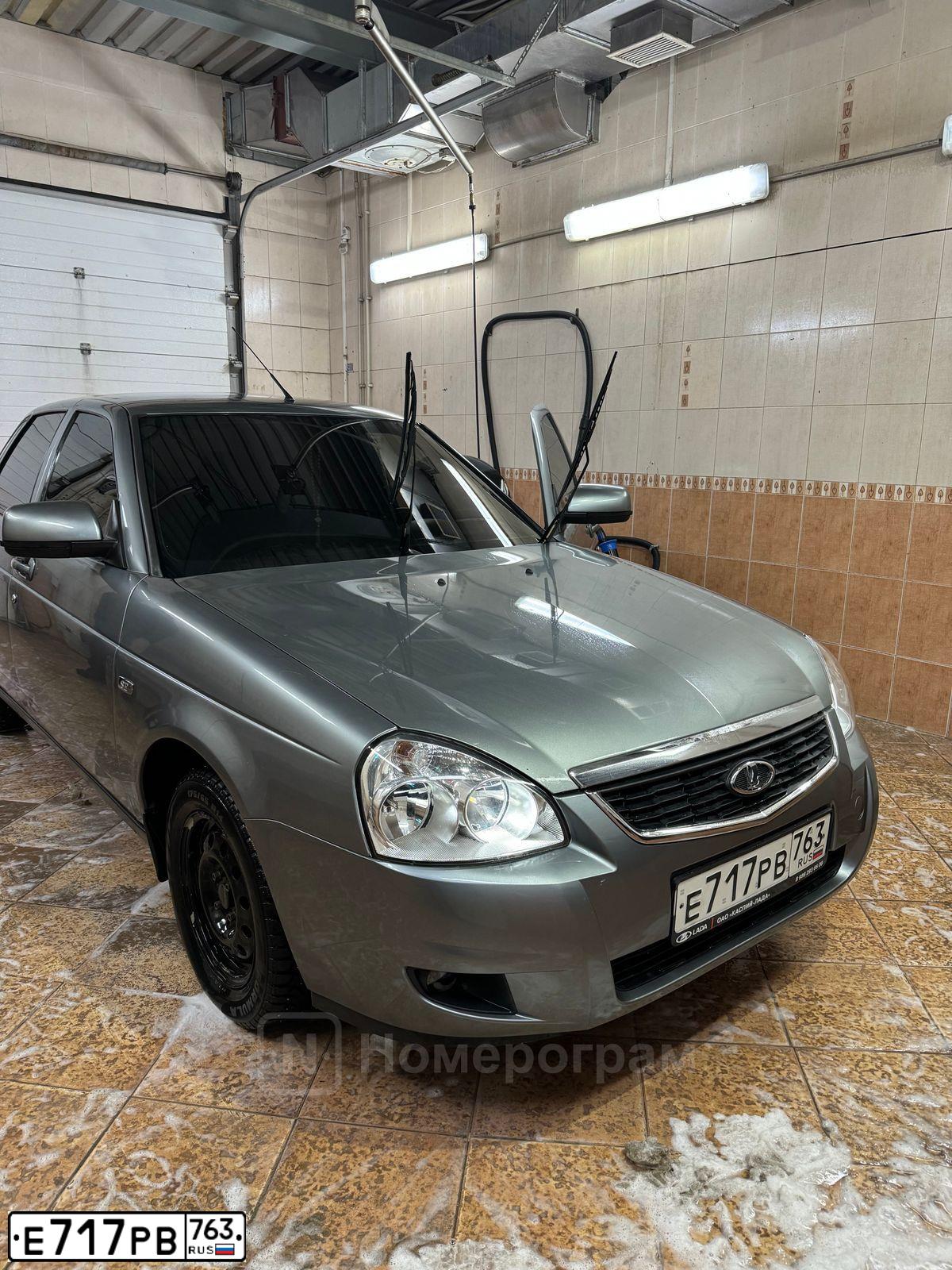 Фото автомобиля LADA 2114 SAMARA, 2004 — госномер Е717РВ763. Цвет: СВЕТЛО-СЕРЕБРИСТЫЙ МЕТАЛЛ