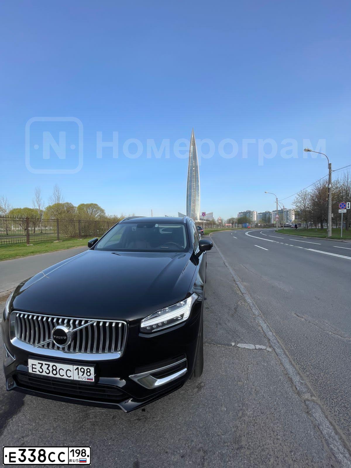 Фото автомобиля VOLVO XC90, 2020 — госномер Е338СС198. Цвет: ЧЕРНЫЙ