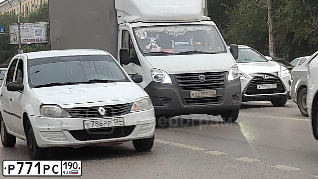 Фото автомобиля LADA 2114 SAMARA, 2012 — госномер С064УЕ750. Цвет: средний серо-зеленый металлик