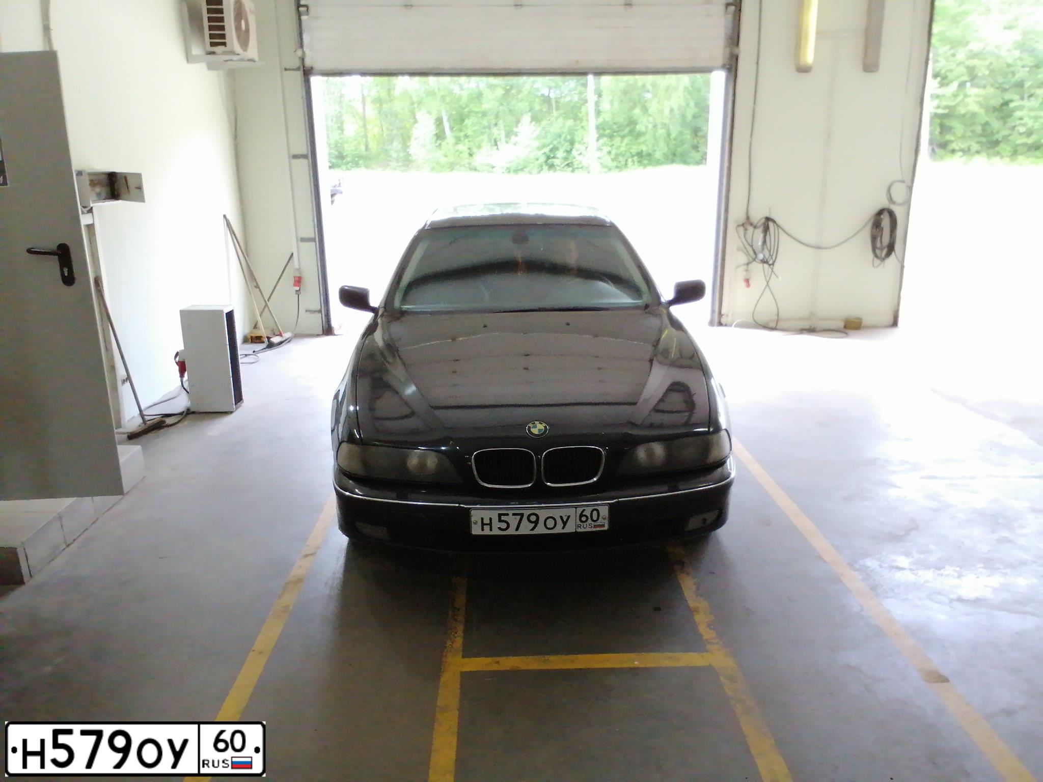 Фото автомобиля BMW SERIE 5, 1999 — госномер Н169УМ198. Цвет: ЧЕРНЫЙ