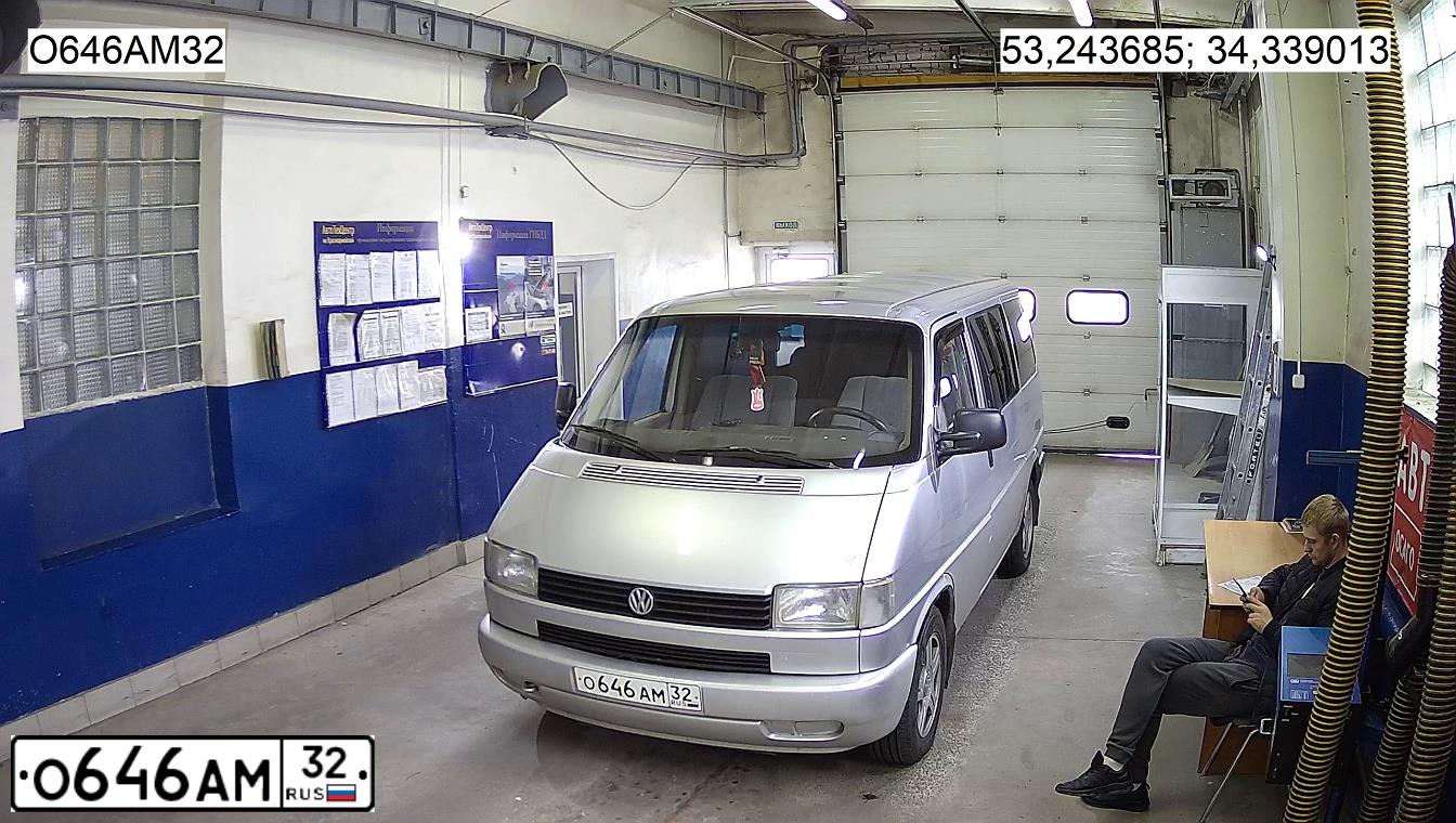 Фото автомобиля VOLKSWAGEN CARAVELLE, 1991 — госномер М040ЕХ702