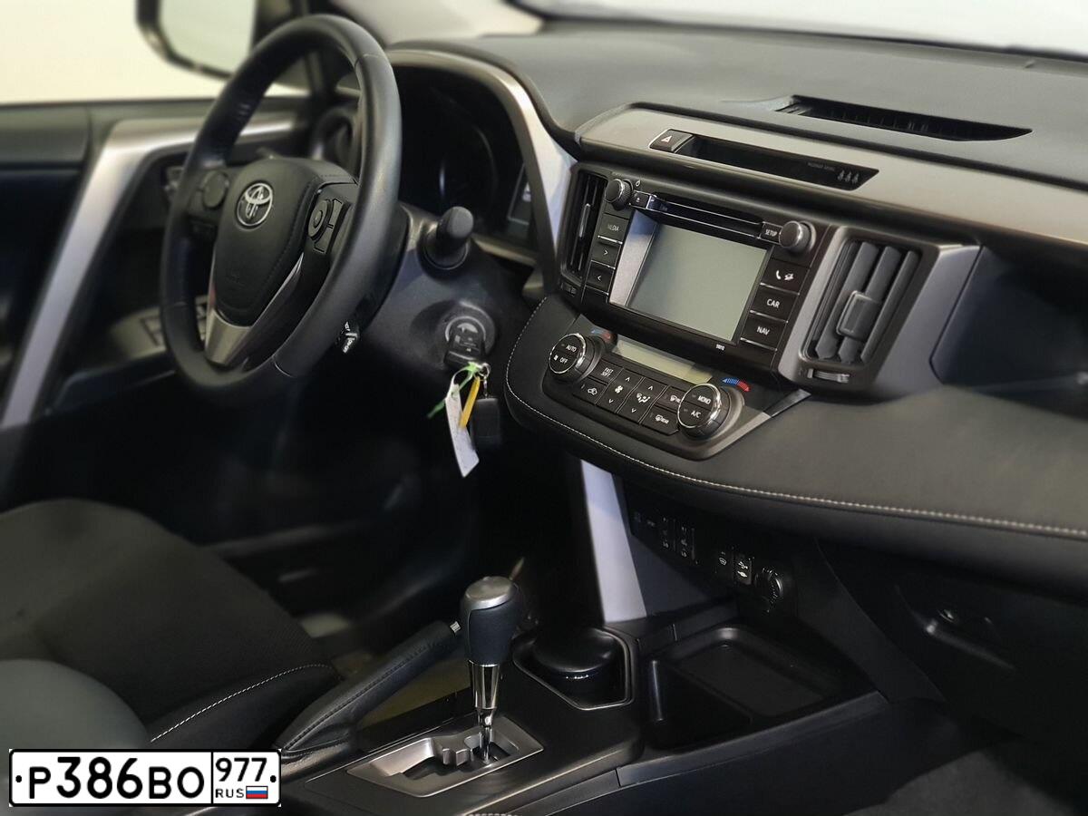 Фото автомобиля TOYOTA ТОЙОТА РАВ 4, 2015 — госномер Р386ВО977. Цвет: бронзовый