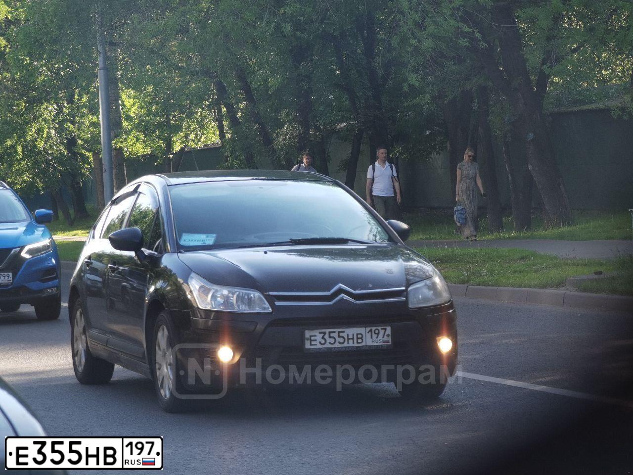 Фото автомобиля LADA 2112, 2003 — госномер Е355НВ197. Цвет: СЕРЕБРИСТЫЙ СЕРО-ЗЕЛЕНЫЙ