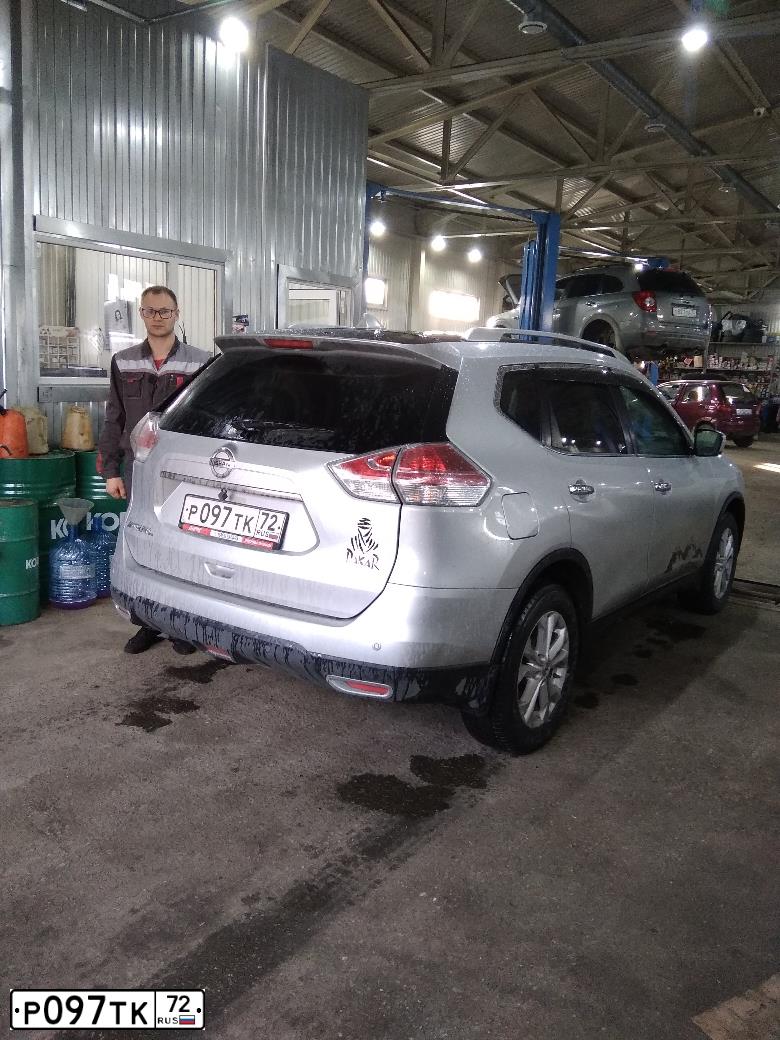 Фото автомобиля NISSAN X-TRAIL, 2015 — госномер Р097ТК72. Цвет: СЕРЕБРИСТЫЙ