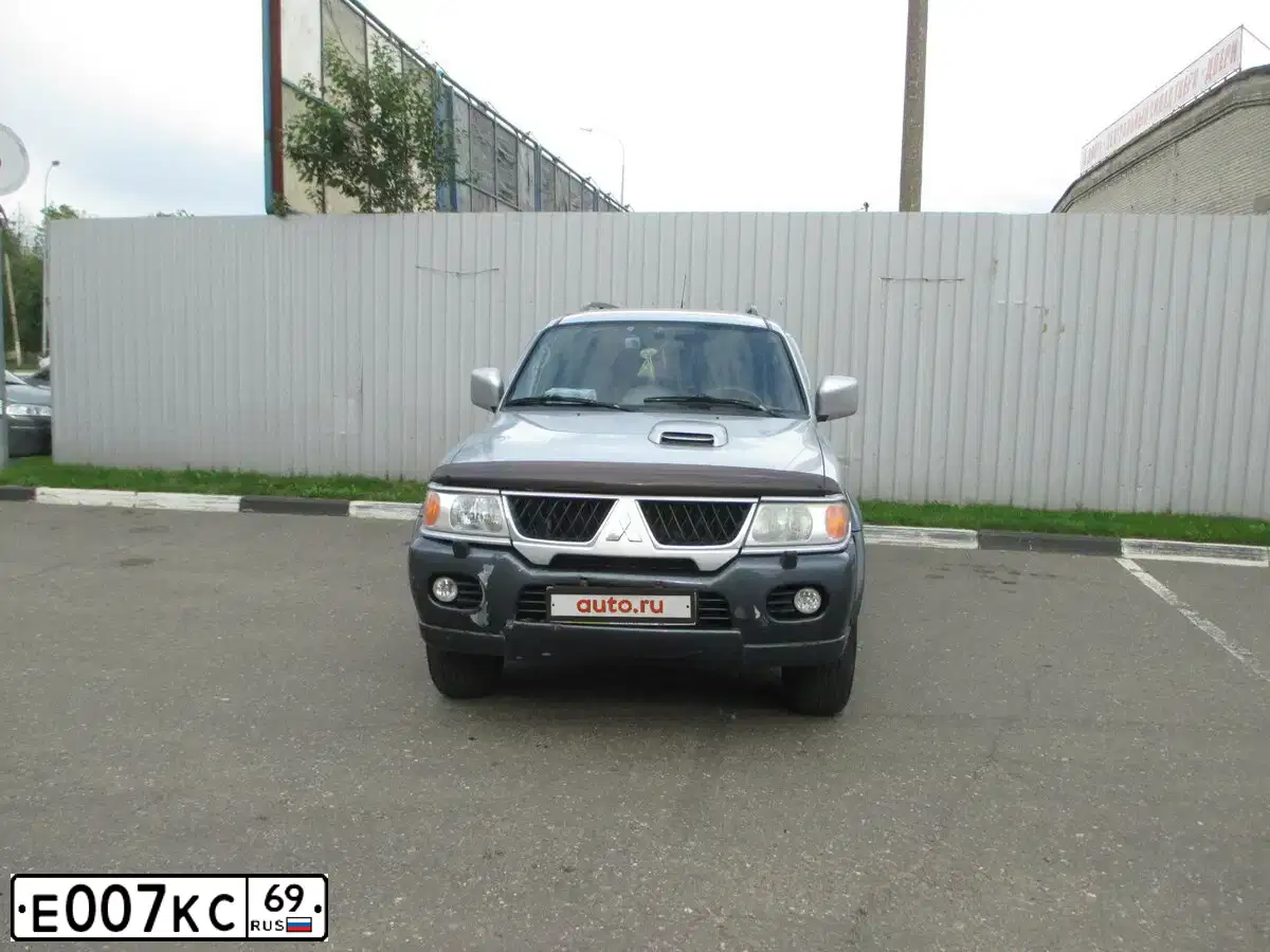 Фото автомобиля RENAULT SANDERO, 2014 — госномер Р042СТ69. Цвет: СВЕТЛО-СЕРЫЙ
