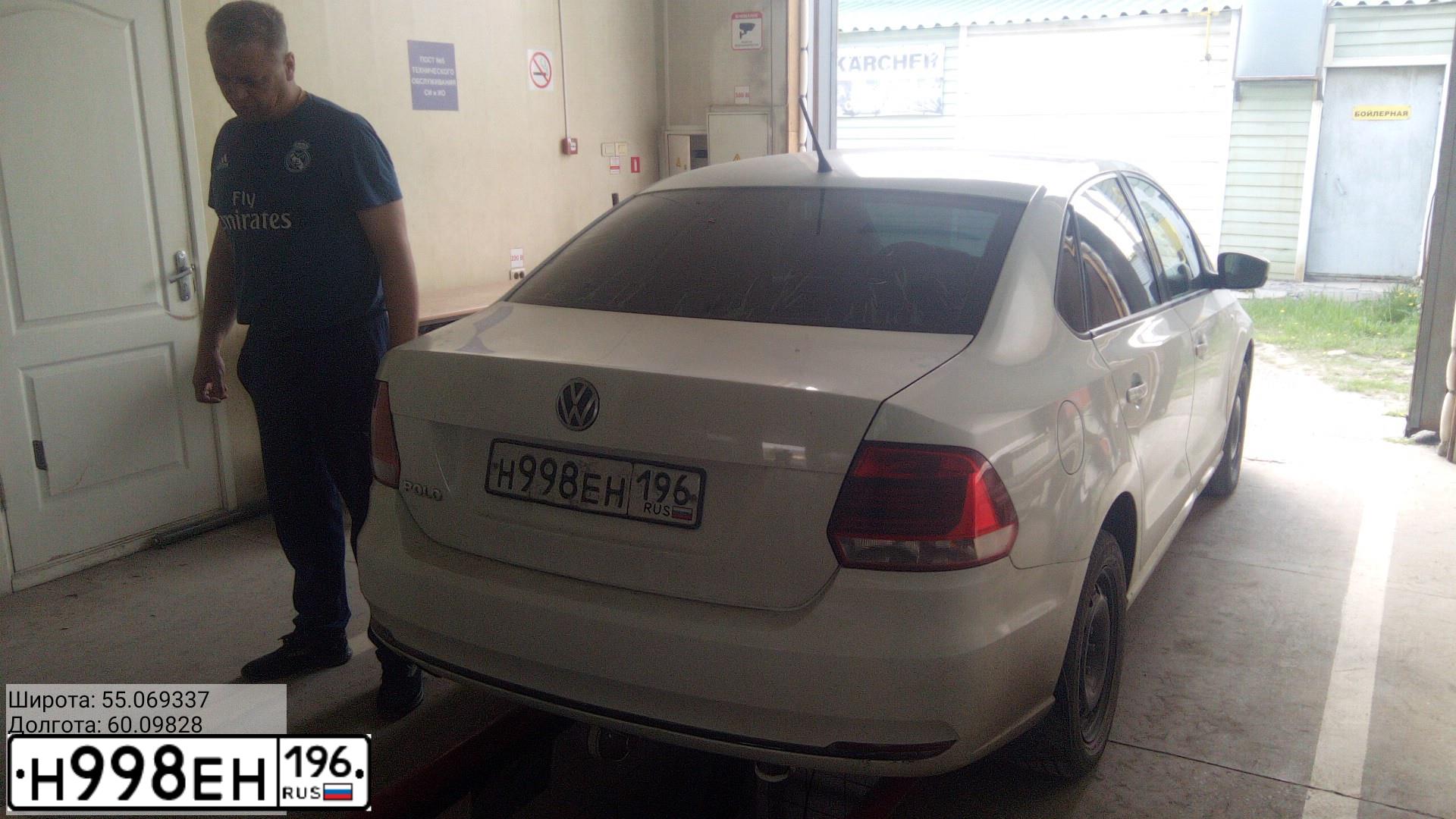 Фото автомобиля VOLKSWAGEN POLO, 2015 — госномер М287ЕК186. Цвет: Белый