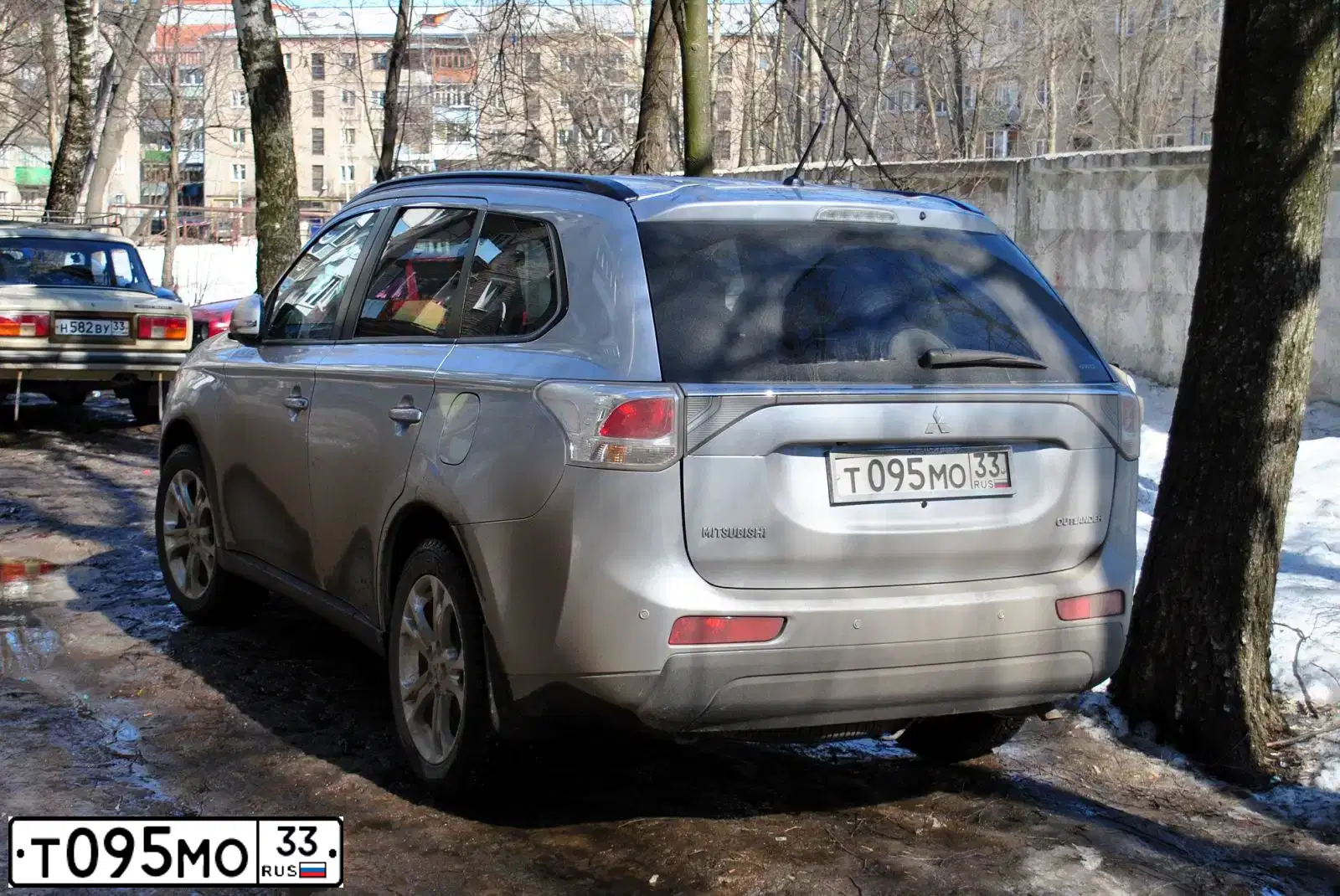 Фото автомобиля MITSUBISHI OUTLANDER, 2012 — госномер Т095МО33. Цвет: СЕРЕБРИСТЫЙ