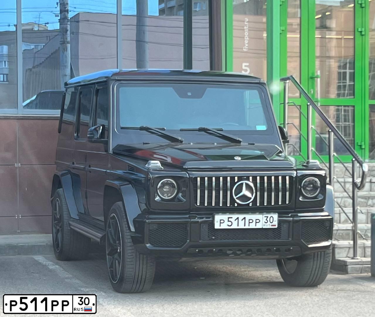 Фото автомобиля BMW X5, 2001 — госномер Р511РР30. Цвет: СЕРЫЙ